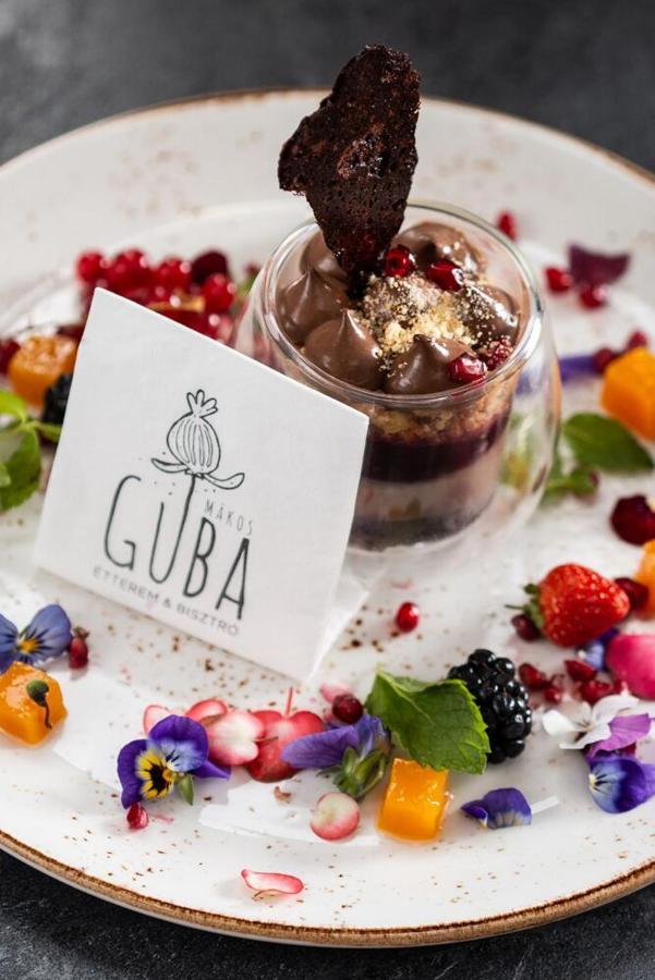 Guba Vendeghaz Bed & Breakfast Gyorujbarat Exterior photo